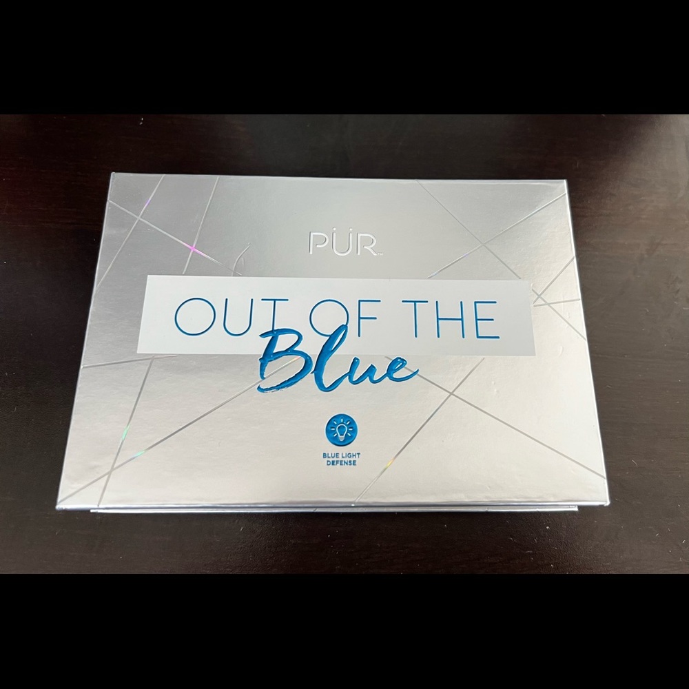 Pur Out Of The Blue Light Up Vanity Eyeshadow Palette